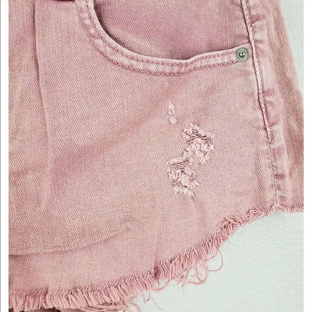 ✨AE Pink Low Rise Stretch Denim Booty Shorts✨